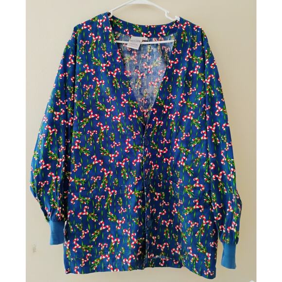 LG Women's Candy Cane Scrubs Coat. Buttoned Up With Pockets. Christmas. Holiday. - Picture 11 of 12